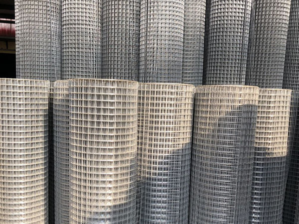 购买铁网建筑电焊网时要选信誉好的厂家